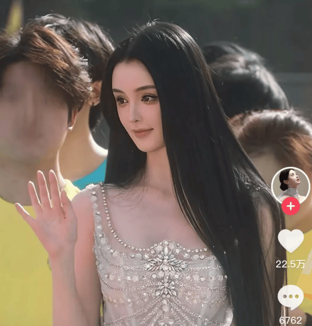 皇冠信用网登2代理_新娘因长相太美被质疑AI换脸皇冠信用网登2代理,拍摄者:她们一家都很美