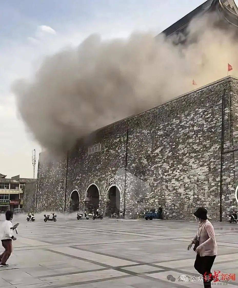 皇冠信用网会员注册_凤阳鼓楼坍塌皇冠信用网会员注册,喂饱几个蛀虫 | 重要提醒:施工企业俩月前中标黄山某幼儿园屋顶修缮项目