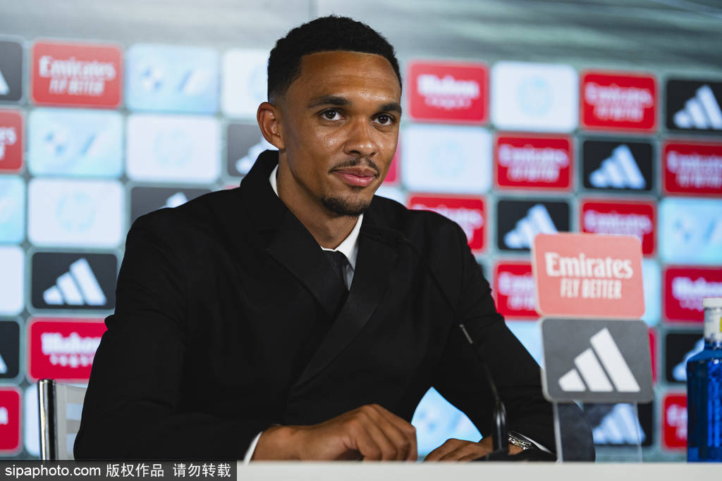 迈阿密国际vs波尔图
_阿诺德称赞皇马训练质量高:传球节奏快 和迈阿密国际vs波尔图
我习惯的很不同