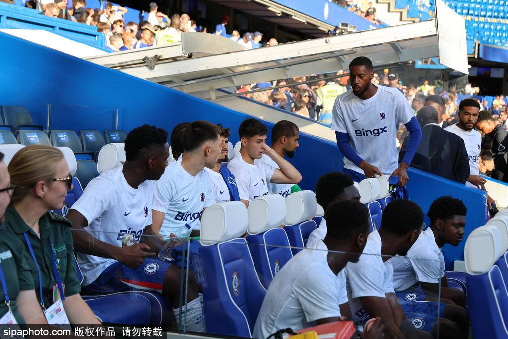 皇冠信用开户
_完胜皇冠信用开户
！切尔西5-1西汉姆联：战术解析与数据背后的故事