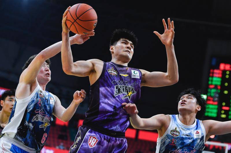 圣保利vs多特蒙德
_曝陈国豪接近转会广东宏远 送还王少杰+惊人转会费