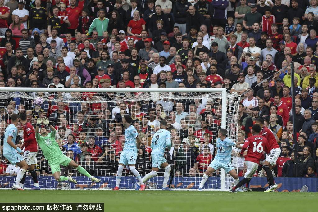 新宿创造vs冲绳_赛季首胜新宿创造vs冲绳!英超-库尼亚伤退B费点射绝杀 曼联3-2伯恩利