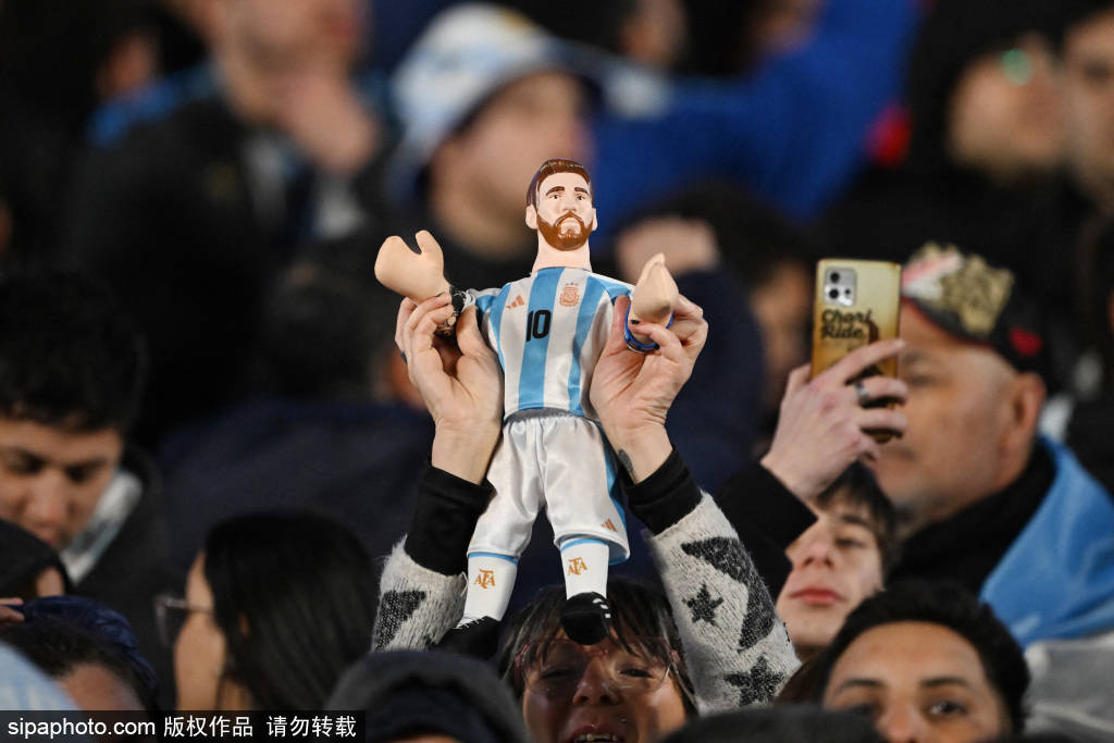 西班牙足协丙组联赛_因凡蒂诺的神秘预告：梅西捧杯照背后隐藏的重大消息