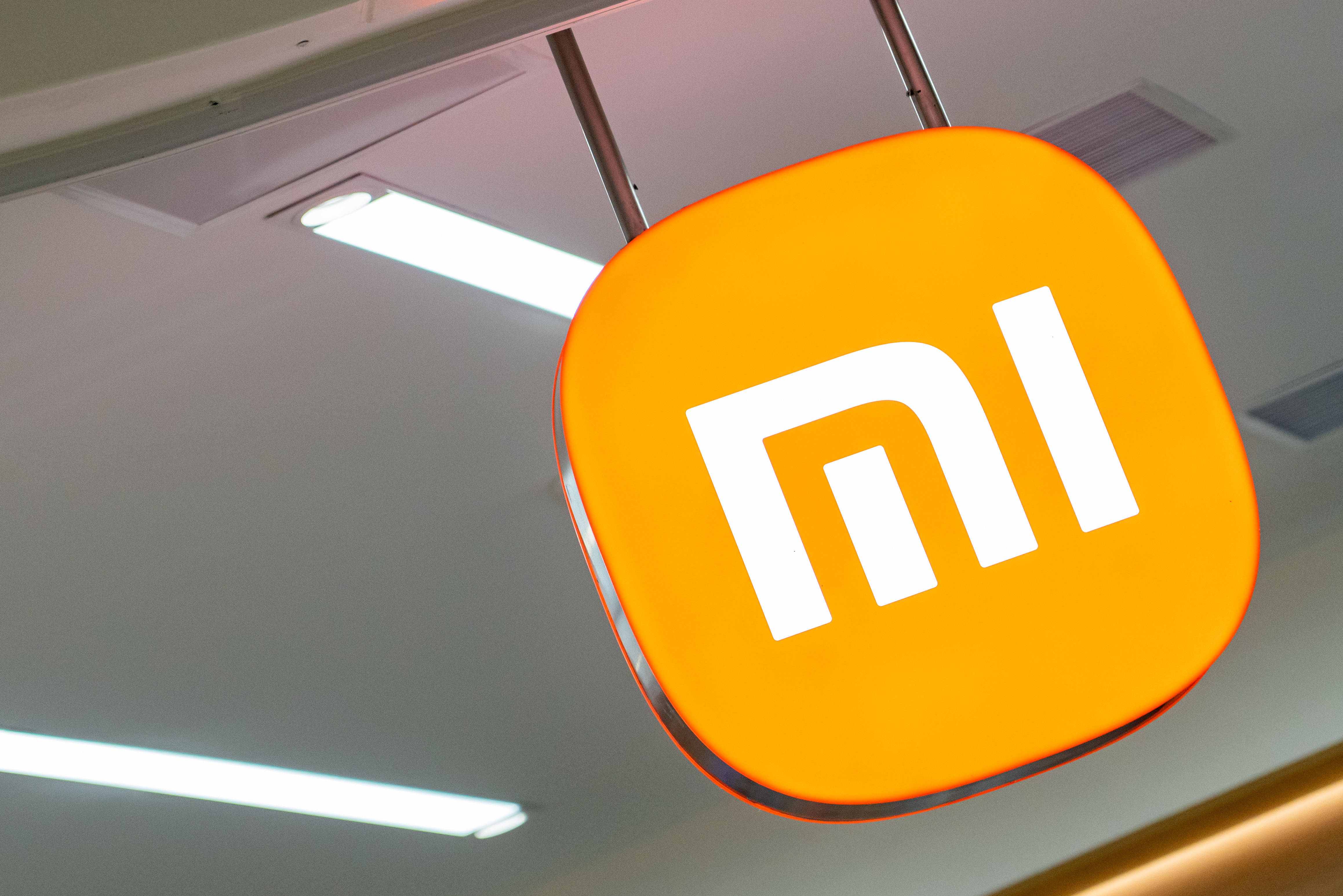 皇冠信用网注册开通_雷军演讲及小米17系列发布第二日皇冠信用网注册开通,小米港股股价跌超5%