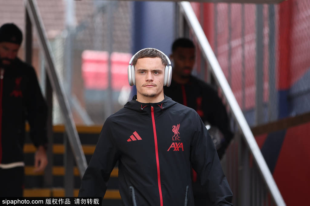 皇冠信用網足球代理_观战台:巴萨火拼巴黎+皇马远征 拜仁冲击开局九连胜