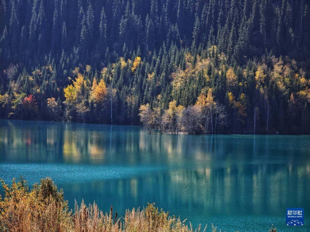 皇冠公司的代理怎么拿_哈萨克斯坦:伊塞克峡谷和伊塞克湖的秋日画卷