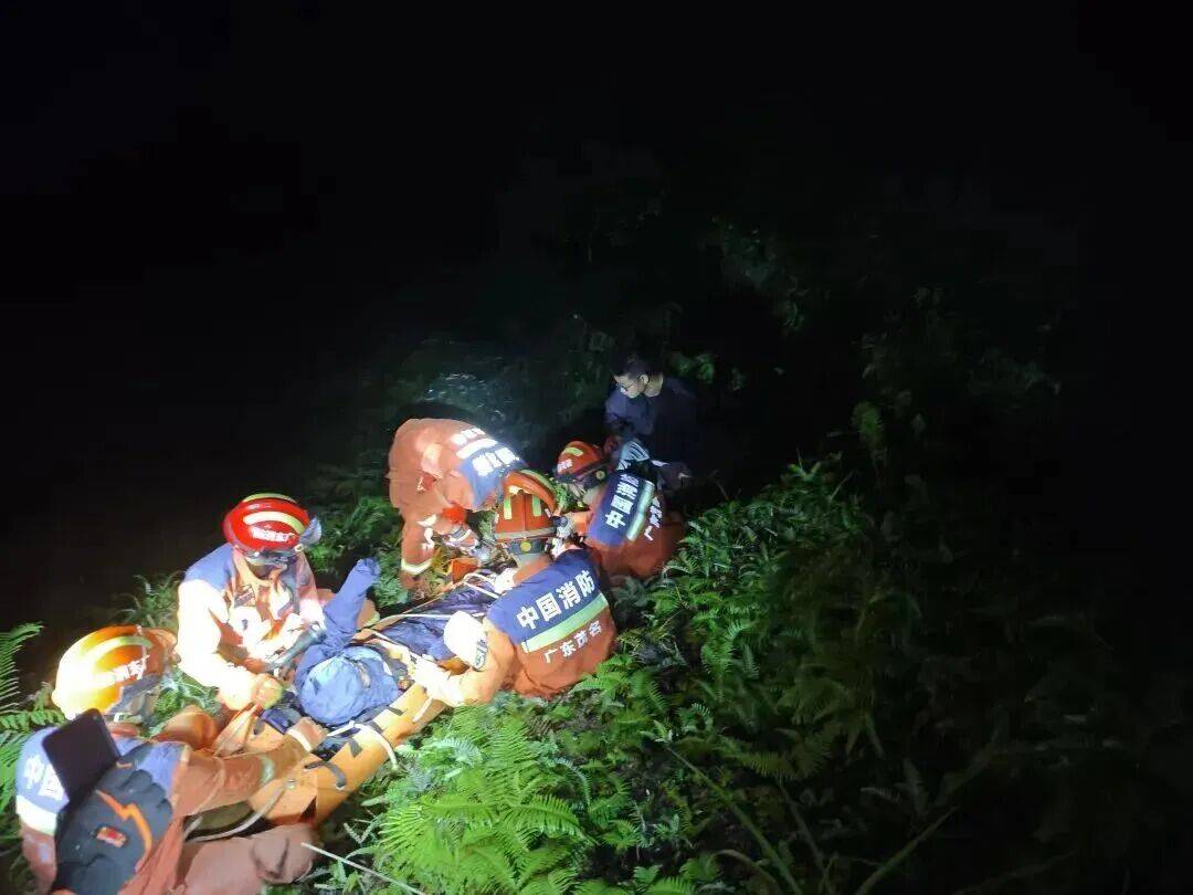 皇冠信用網代理出租
_93岁老人进山失联皇冠信用網代理出租
,两天后发现他倒挂在树杈上苦撑……