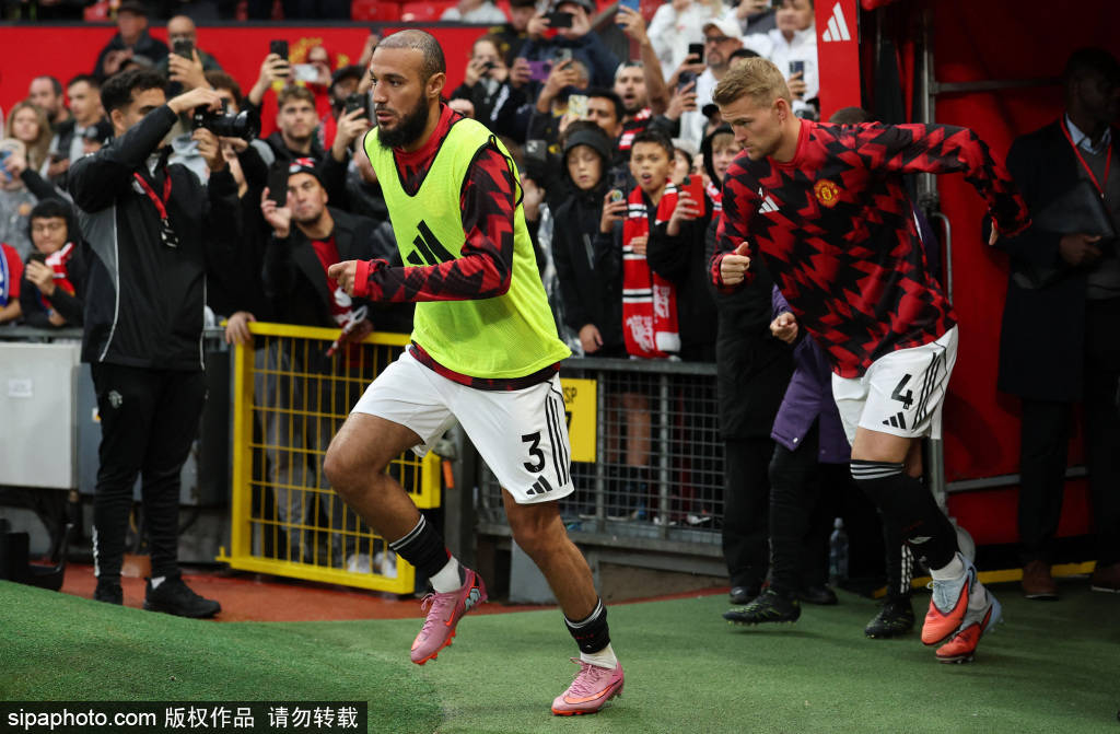 皇冠信用盘申请
_小雷：或许拉爵的言论改变皇冠信用盘申请
了更衣室 姆伯莫+库尼亚配得上曼联球衣