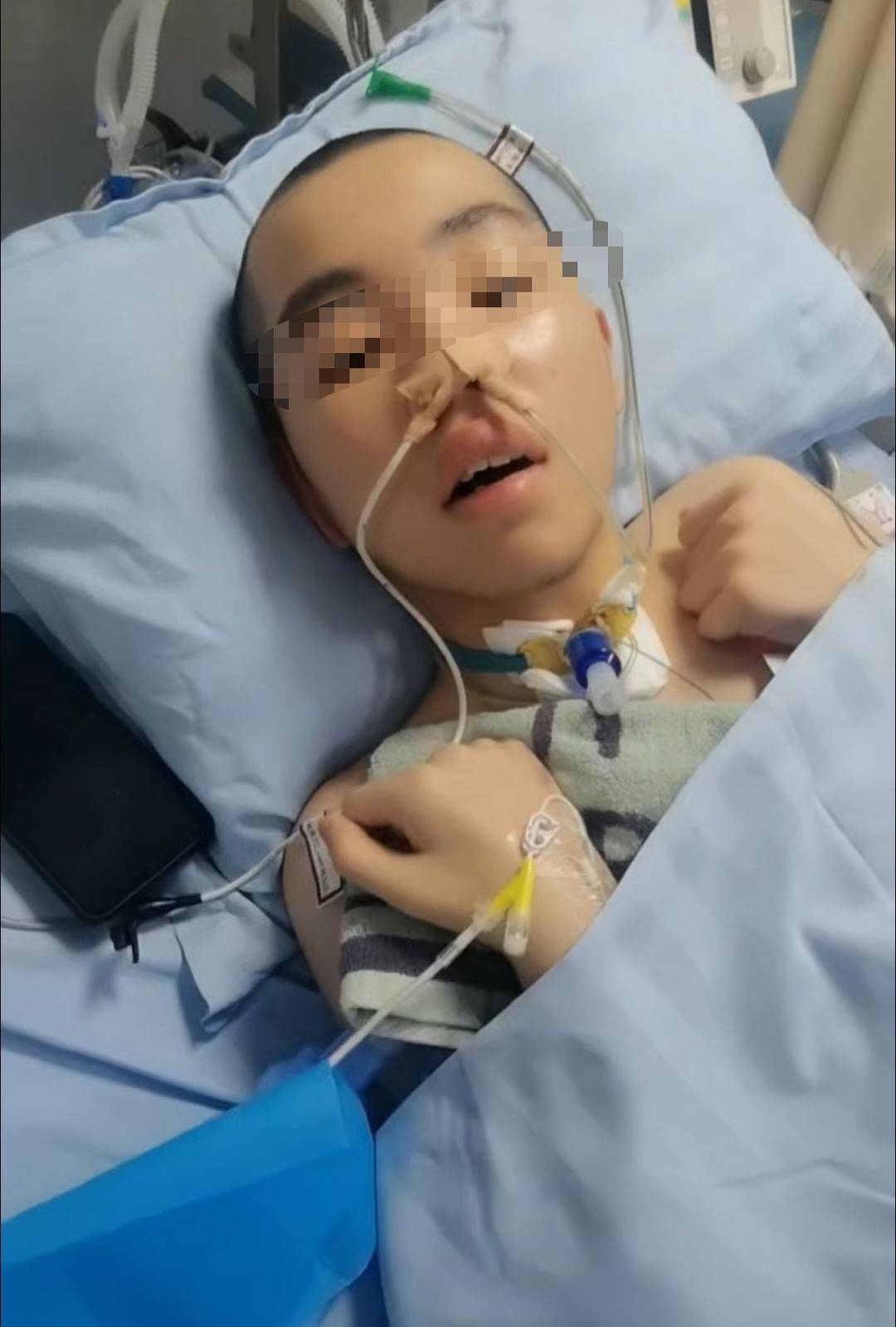 皇冠信用網出租足球
_14岁男生嬉闹时被女同学打中左胸后瘫痪 家属：女孩父母为残疾人皇冠信用網出租足球
，后续费用无着落