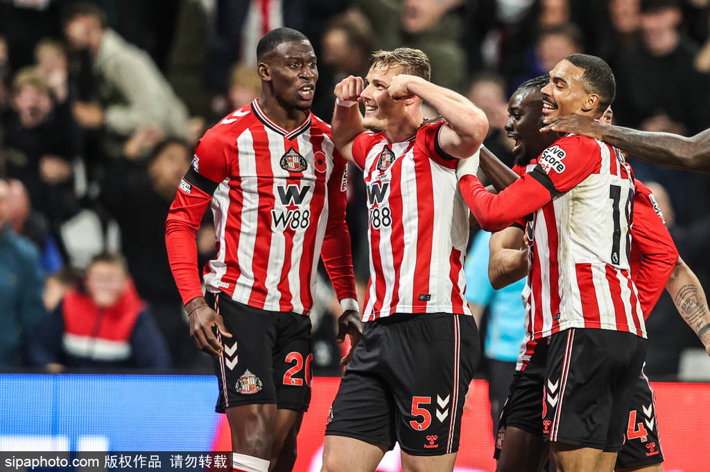 皇冠皇冠信用网平台
_10连胜终结皇冠皇冠信用网平台
!英超-萨卡破门 阿森纳2-2遭桑德兰补时绝平