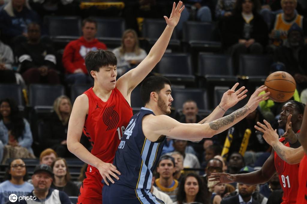 阿尔及利亚足球_杨瀚森4分5篮板2助攻格兰特21分 开拓者惨败灰熊