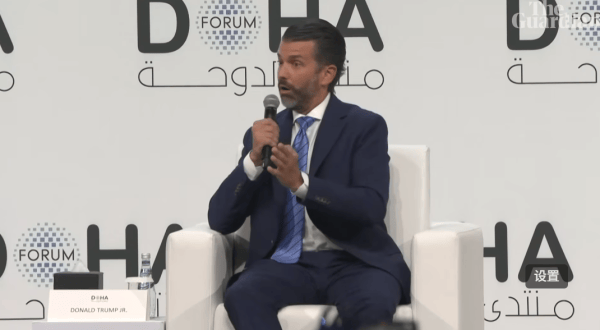 阿尔及利亚足球_特朗普长子暗示：特朗普或因腐败丑闻退出乌克兰和平进程