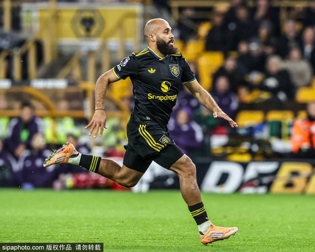 申请皇冠信用網代理_英超-B费双响姆贝莫破门芒特建功 曼联4-1狼队升至第六