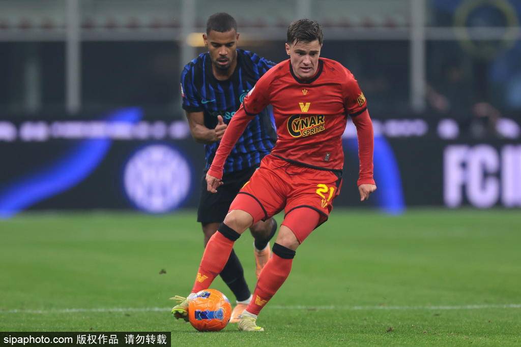 皇冠信用网址_闪电进球！图拉姆1分12秒凌空侧勾破门皇冠信用网址，巴斯托尼助攻背后的战术解析与情感共鸣