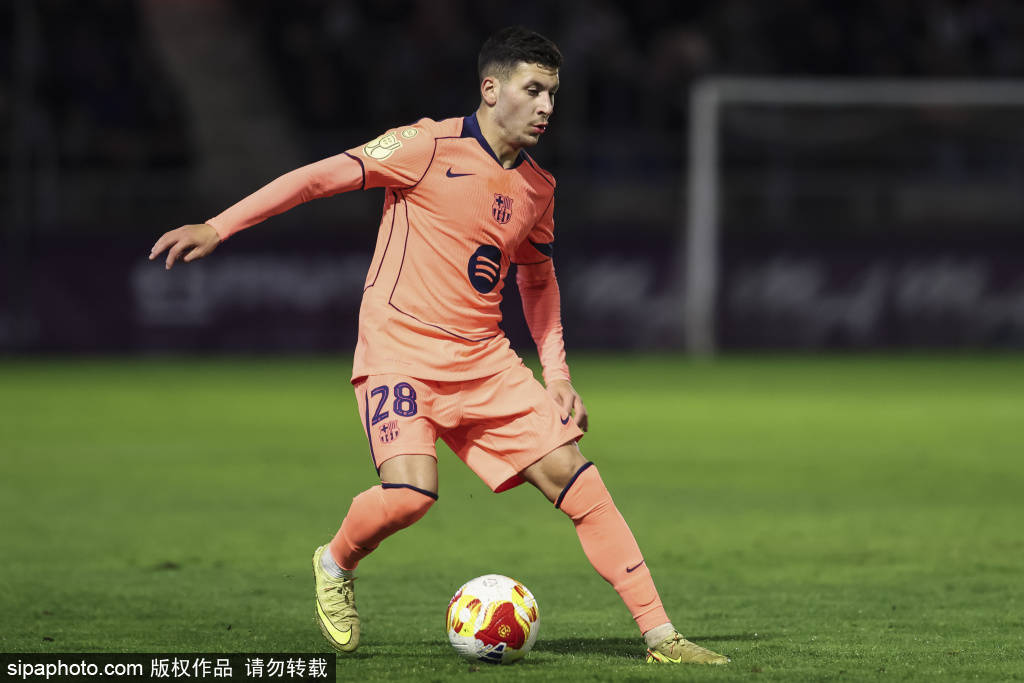 皇冠信用网登1_亚马尔上演罗纳尔迪尼奥式破门皇冠信用网登1！遭恶意铲伤后霸气回击球迷嘘声