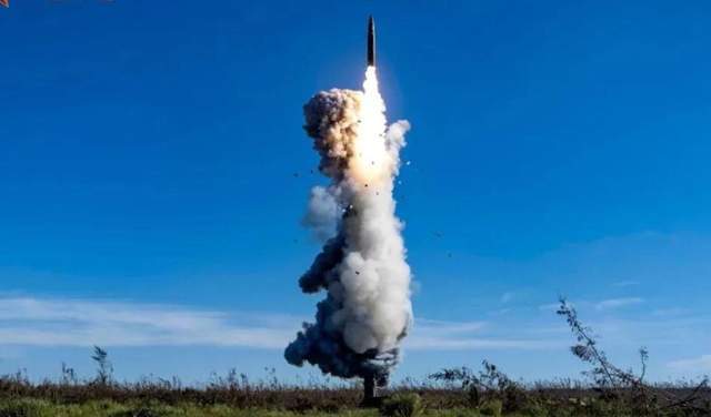 信用盘皇冠申请注册_全球独一份信用盘皇冠申请注册，中国洲际导弹车为啥要“横着走”？这里面真有大讲究