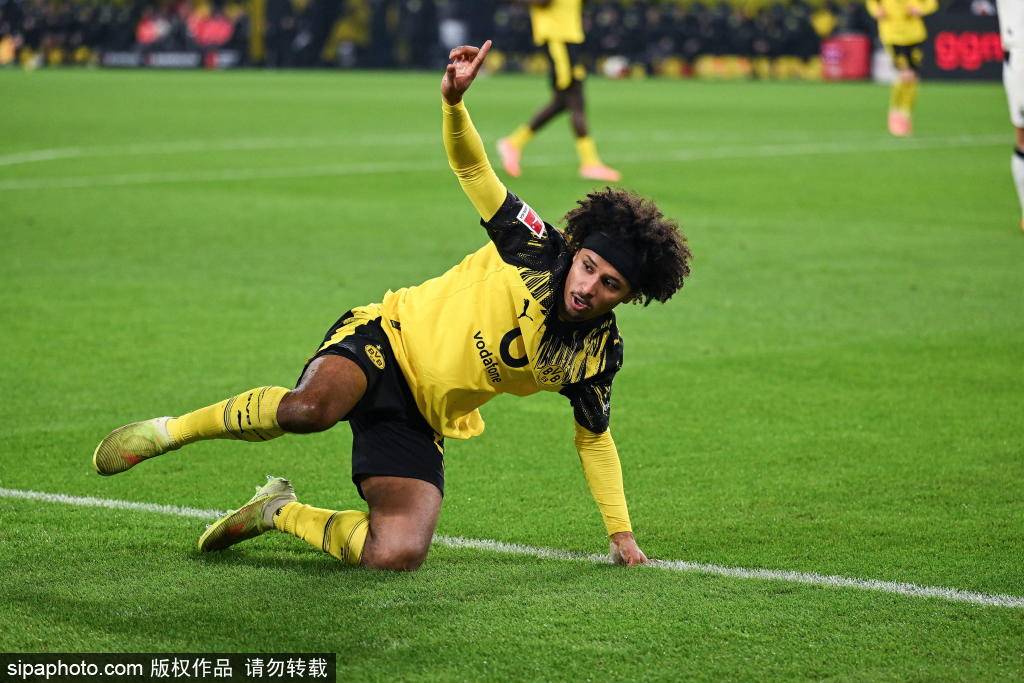 皇冠信用网最新地址_德国杯决赛：樊振东3-0完胜奥恰洛夫皇冠信用网最新地址，萨尔布吕肯大比分1-0领先背后的故事与战术分析