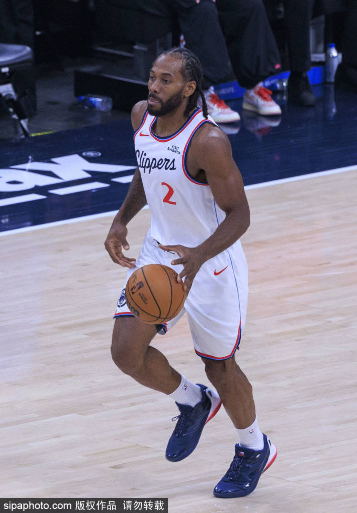 皇冠信用网平台_快船队科怀-伦纳德因左膝挫伤缺席剩余客场之旅皇冠信用网平台，影响几何？