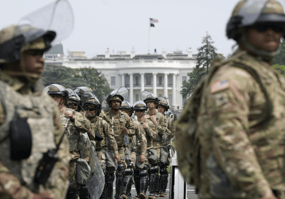 皇冠体育App下载_70枚导弹全中皇冠体育App下载,72小时内,美军发起行动?俄外长反手撂下一句狠话