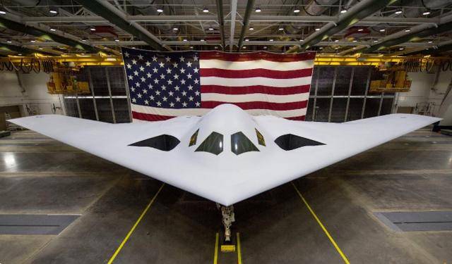 皇冠体育网_200架B-21+300架F-47!美智库:500架战机皇冠体育网,就能打到中国内陆