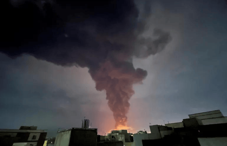 皇冠信用盘最高占成
_“灭国大轰炸”已开始:炸海水淡化厂皇冠信用盘最高占成
,炸油库,伊朗进入艰难时刻